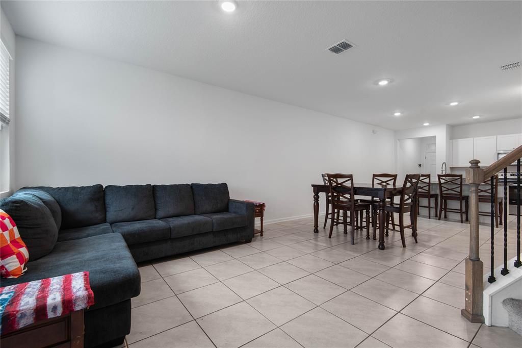 For Sale: $255,900 (3 beds, 2 baths, 1722 Square Feet)