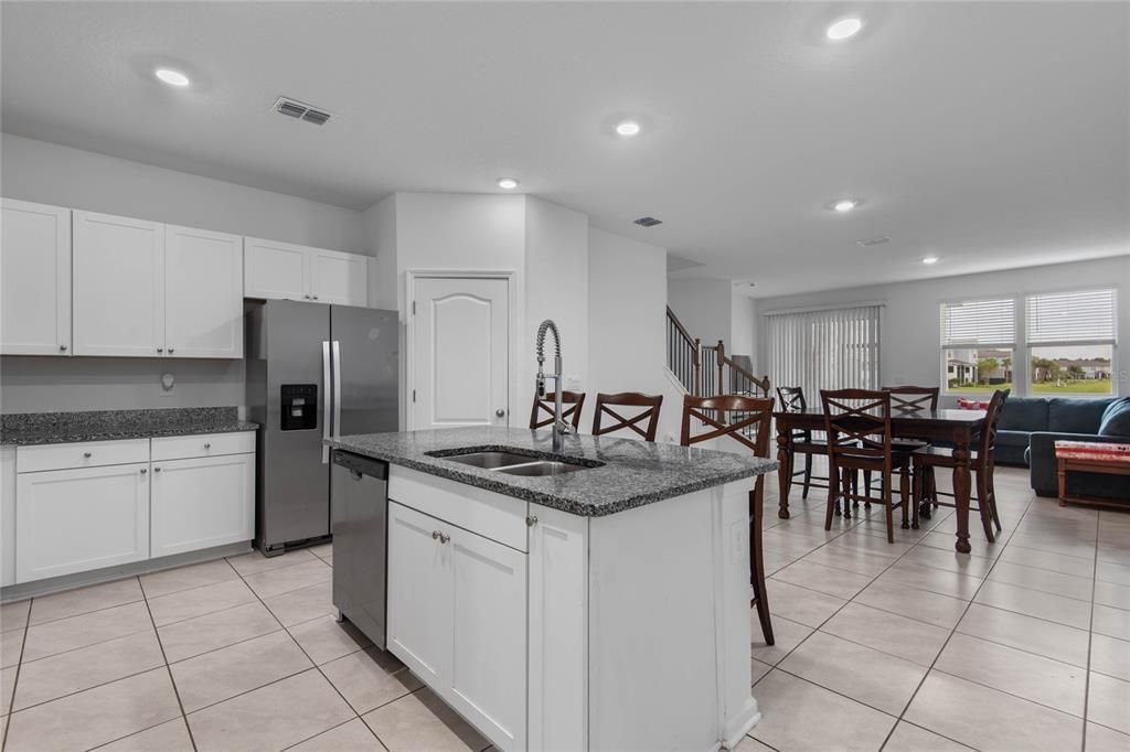 For Sale: $255,900 (3 beds, 2 baths, 1722 Square Feet)