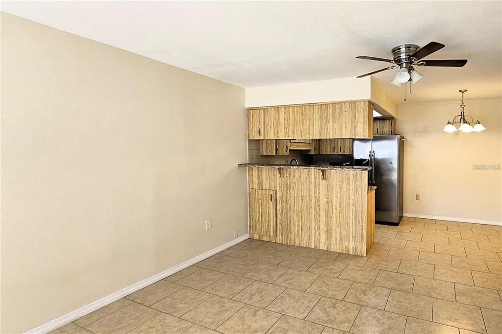 For Rent: $1,275 (2 beds, 1 baths, 825 Square Feet)