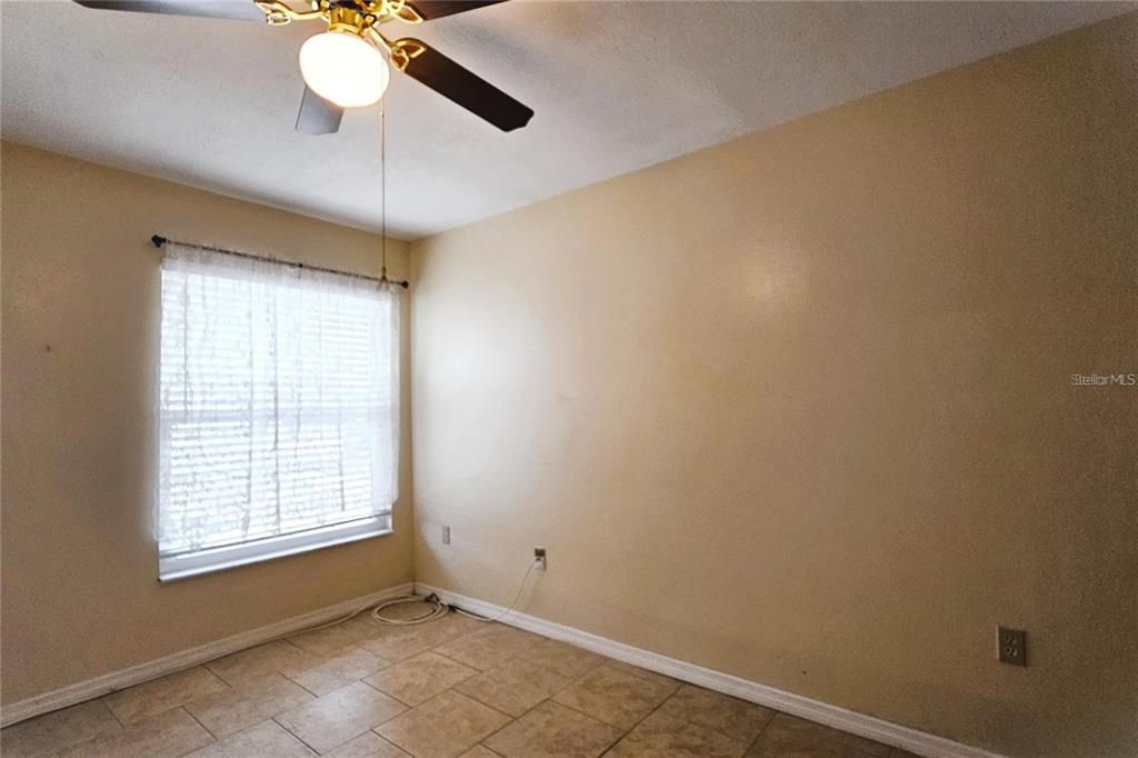 For Rent: $1,275 (2 beds, 1 baths, 825 Square Feet)