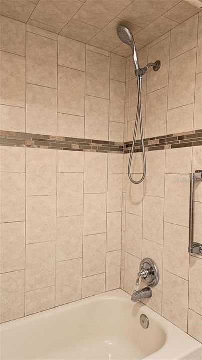 For Rent: $1,275 (2 beds, 1 baths, 825 Square Feet)