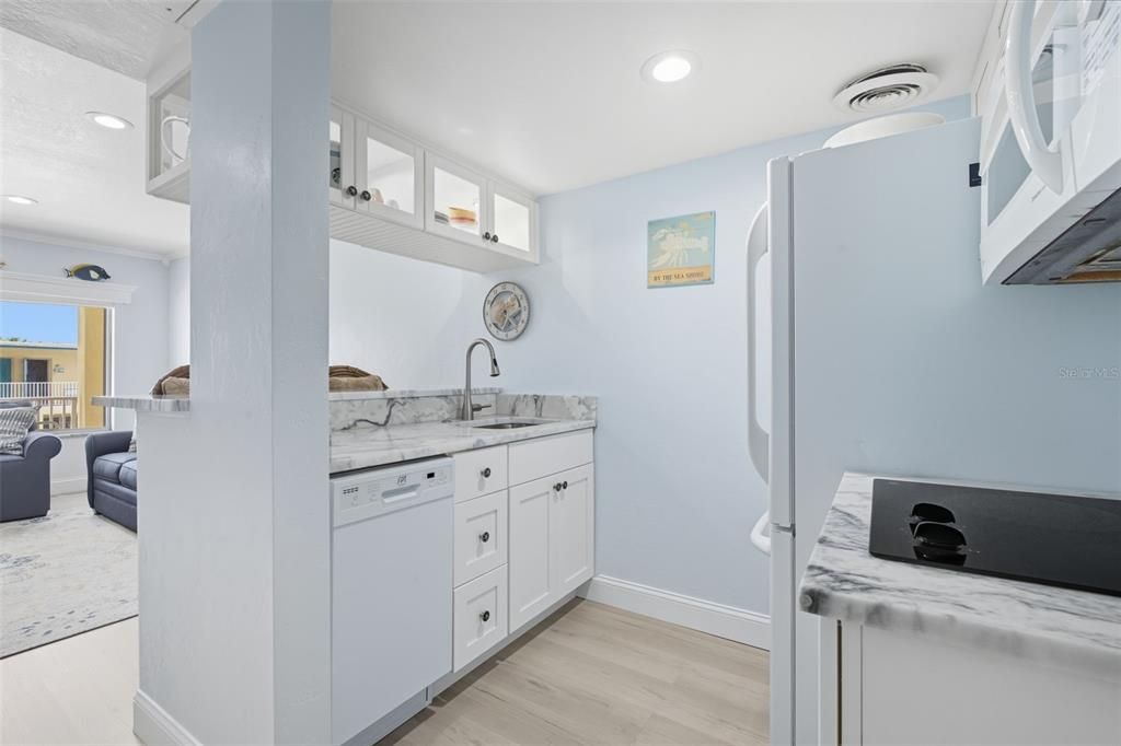 Active With Contract: $339,000 (1 beds, 1 baths, 513 Square Feet)