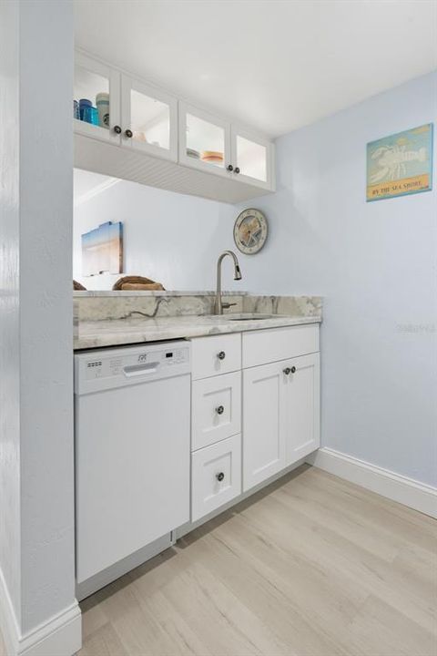 Active With Contract: $339,000 (1 beds, 1 baths, 513 Square Feet)