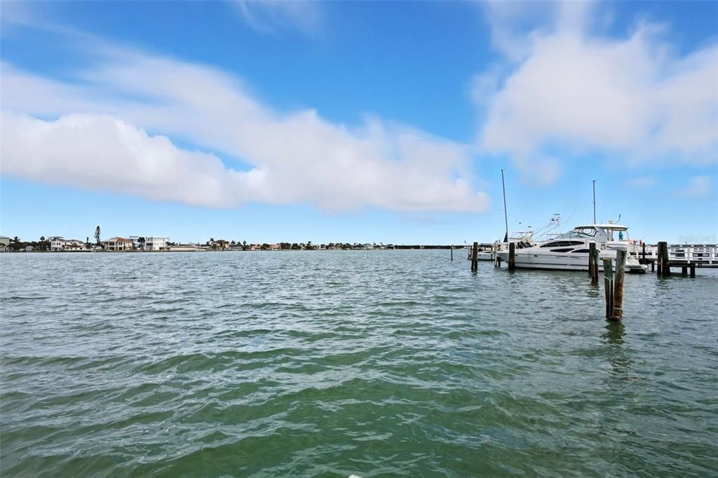 Active With Contract: $339,000 (1 beds, 1 baths, 513 Square Feet)