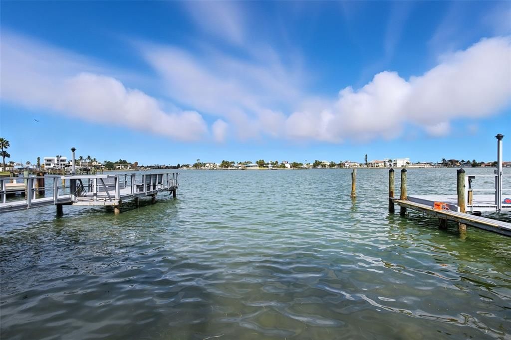 Active With Contract: $339,000 (1 beds, 1 baths, 513 Square Feet)