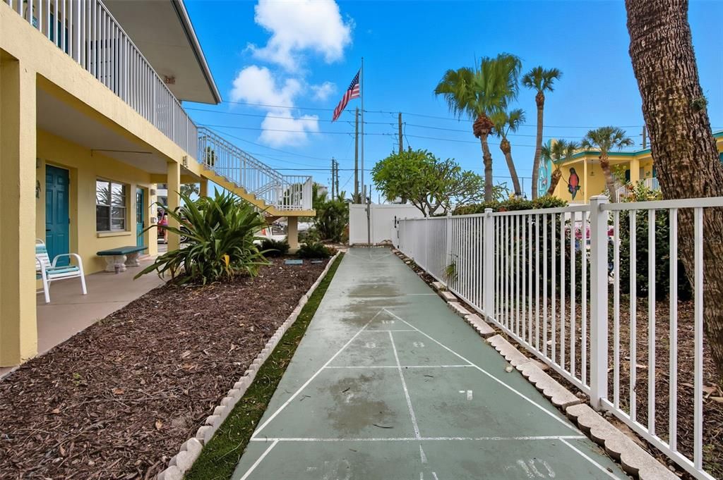 Active With Contract: $339,000 (1 beds, 1 baths, 513 Square Feet)