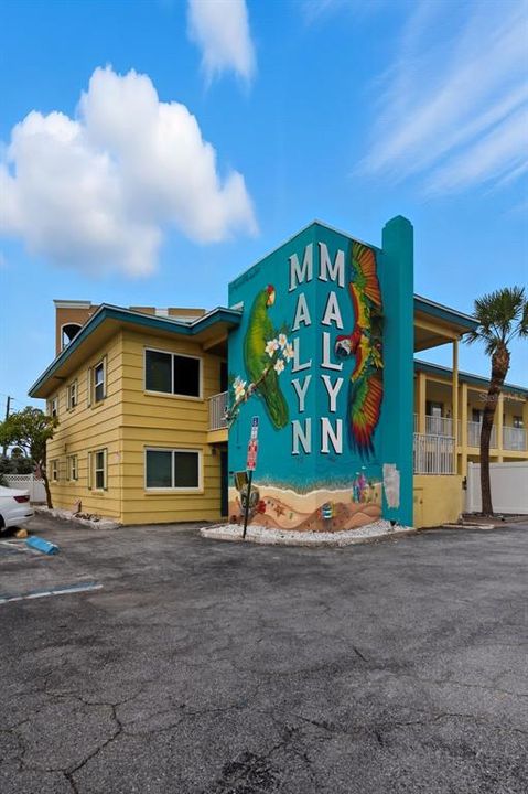 Active With Contract: $339,000 (1 beds, 1 baths, 513 Square Feet)