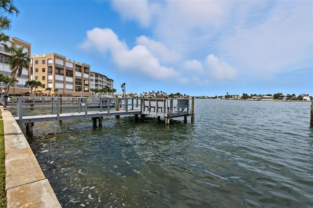 Active With Contract: $339,000 (1 beds, 1 baths, 513 Square Feet)