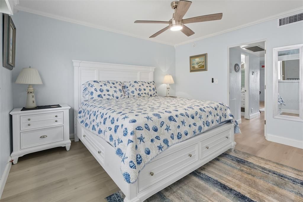 Active With Contract: $339,000 (1 beds, 1 baths, 513 Square Feet)