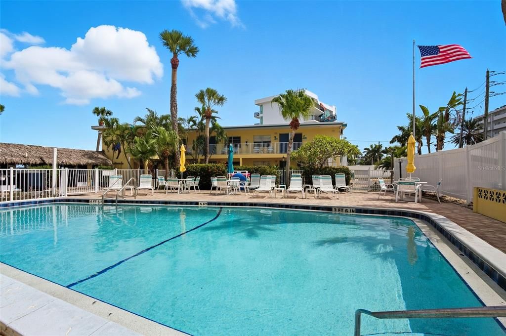 Active With Contract: $339,000 (1 beds, 1 baths, 513 Square Feet)