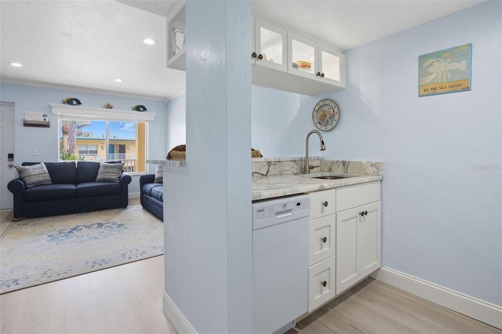 Active With Contract: $339,000 (1 beds, 1 baths, 513 Square Feet)