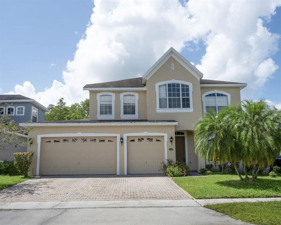 For Sale: $590,000 (4 beds, 3 baths, 2944 Square Feet)