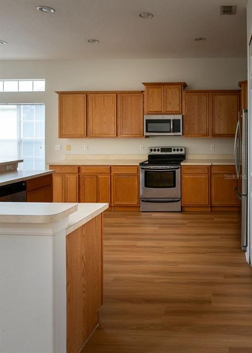 For Sale: $590,000 (4 beds, 3 baths, 2944 Square Feet)