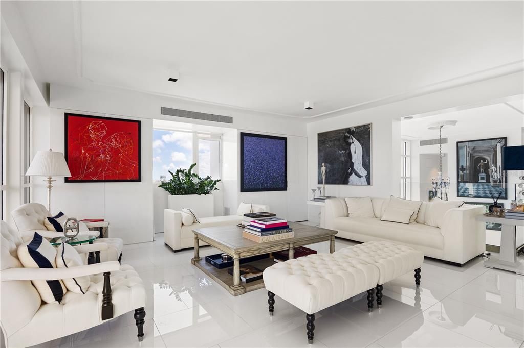 For Sale: $2,295,000 (3 beds, 3 baths, 4915 Square Feet)