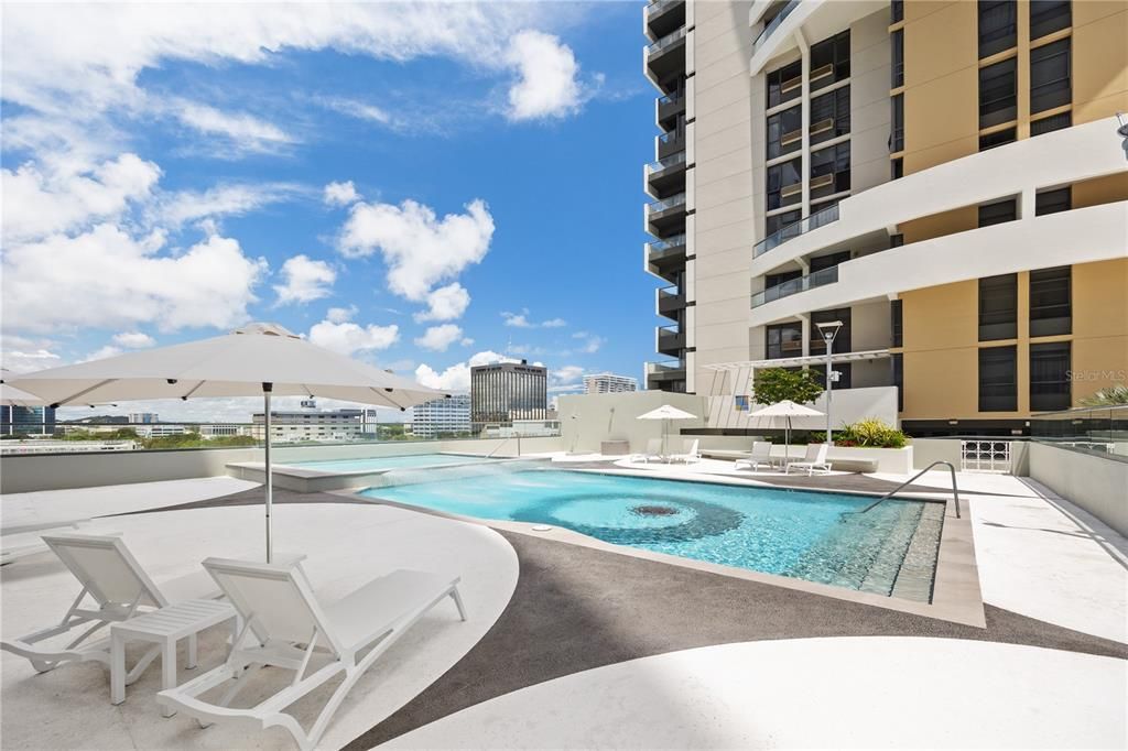 For Sale: $2,295,000 (3 beds, 3 baths, 4915 Square Feet)