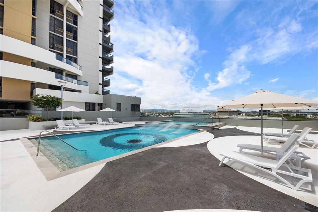 For Sale: $2,295,000 (3 beds, 3 baths, 4915 Square Feet)