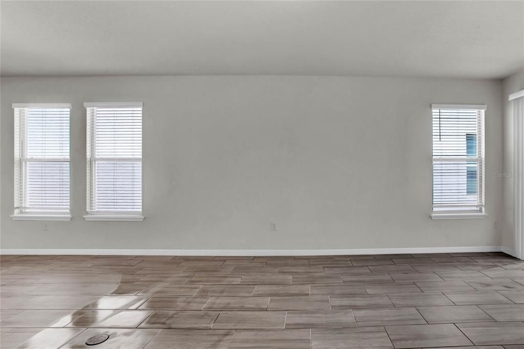 Active With Contract: $568,950 (3 beds, 2 baths, 2027 Square Feet)