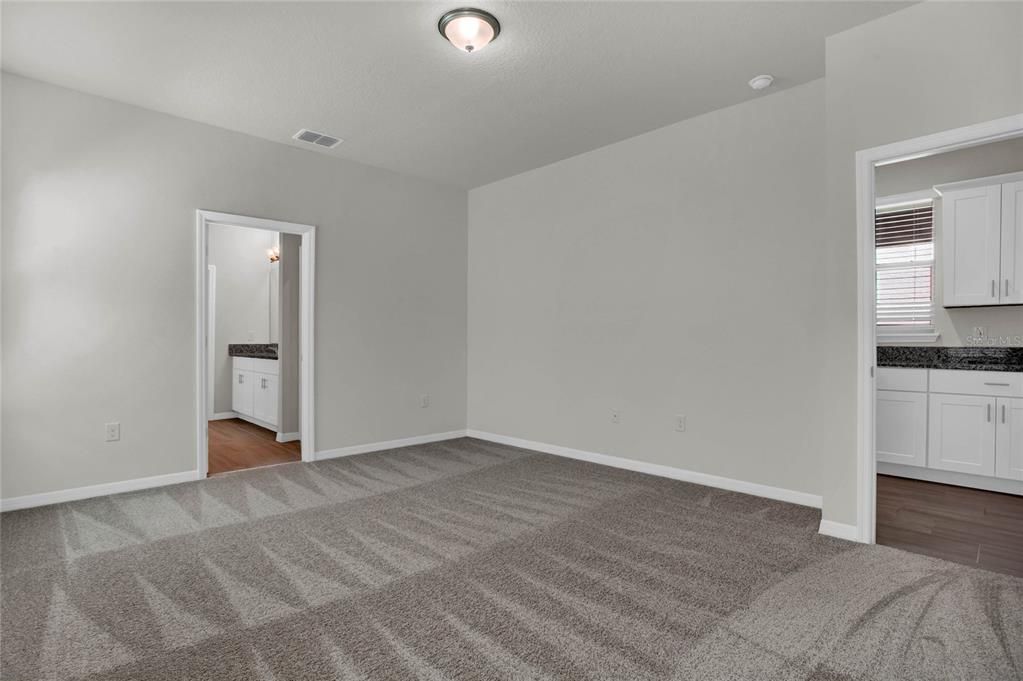 Active With Contract: $568,950 (3 beds, 2 baths, 2027 Square Feet)