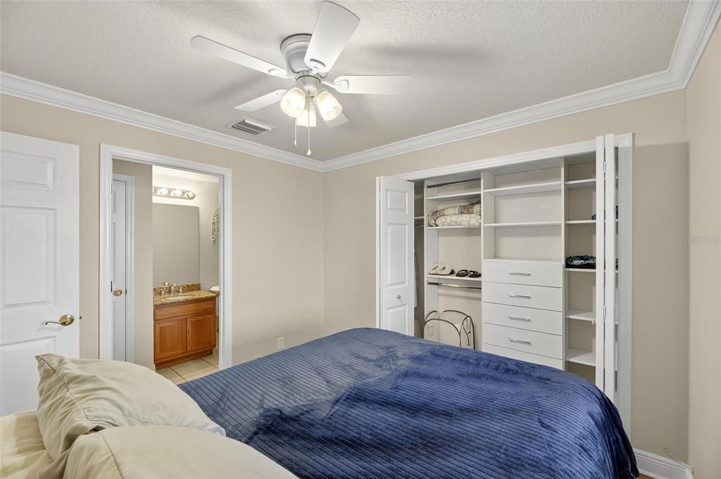 待售: $275,000 (1 贝兹, 1 浴室, 675 平方英尺)