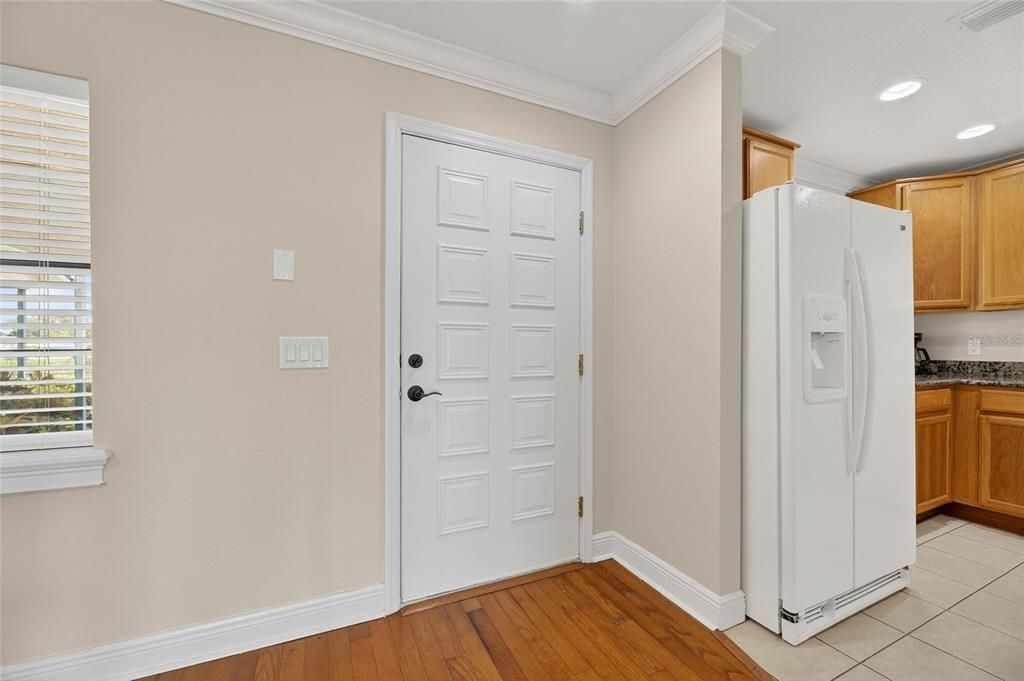 待售: $275,000 (1 贝兹, 1 浴室, 675 平方英尺)