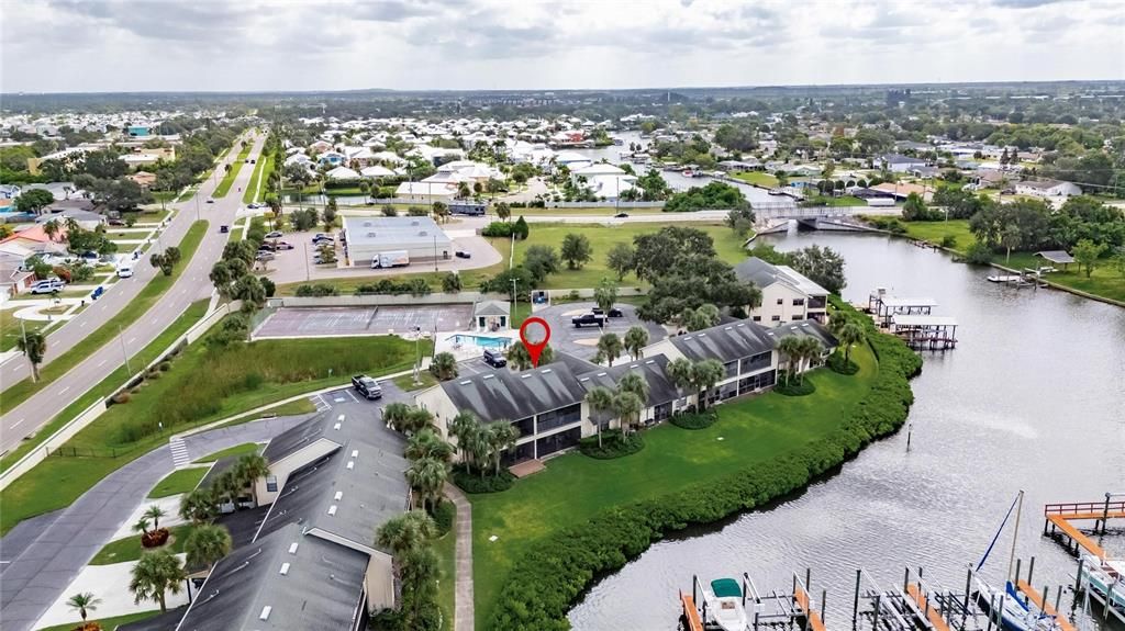 待售: $275,000 (1 贝兹, 1 浴室, 675 平方英尺)