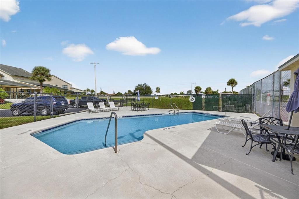 待售: $275,000 (1 贝兹, 1 浴室, 675 平方英尺)