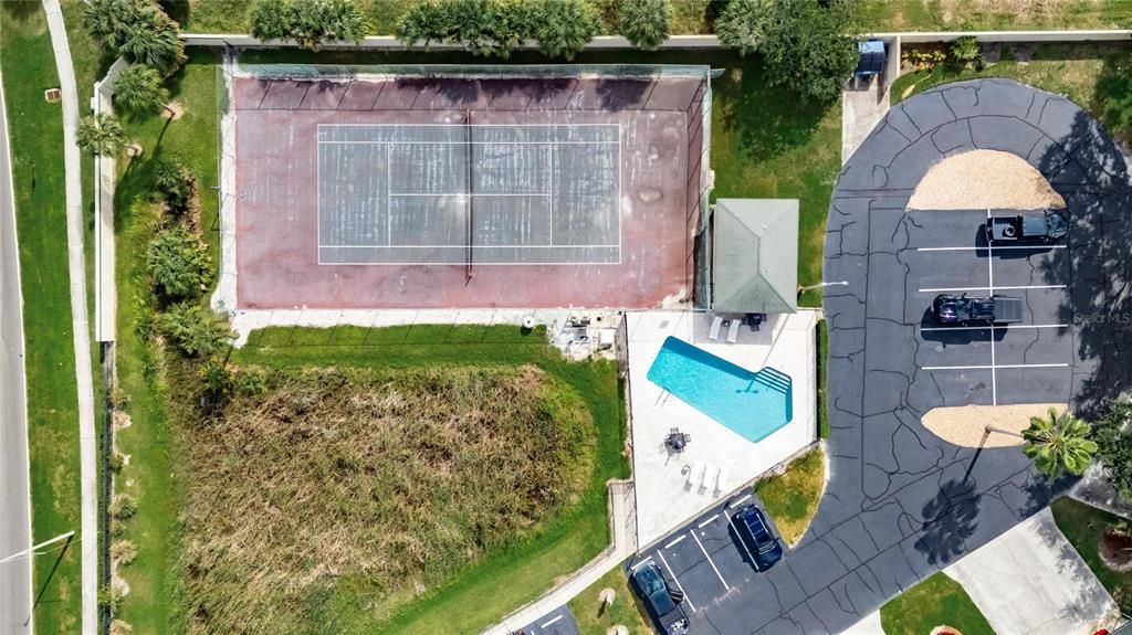 待售: $275,000 (1 贝兹, 1 浴室, 675 平方英尺)