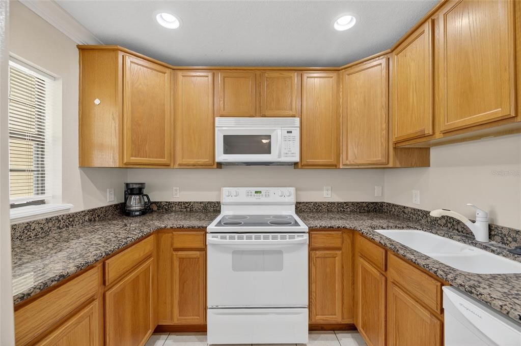 待售: $275,000 (1 贝兹, 1 浴室, 675 平方英尺)