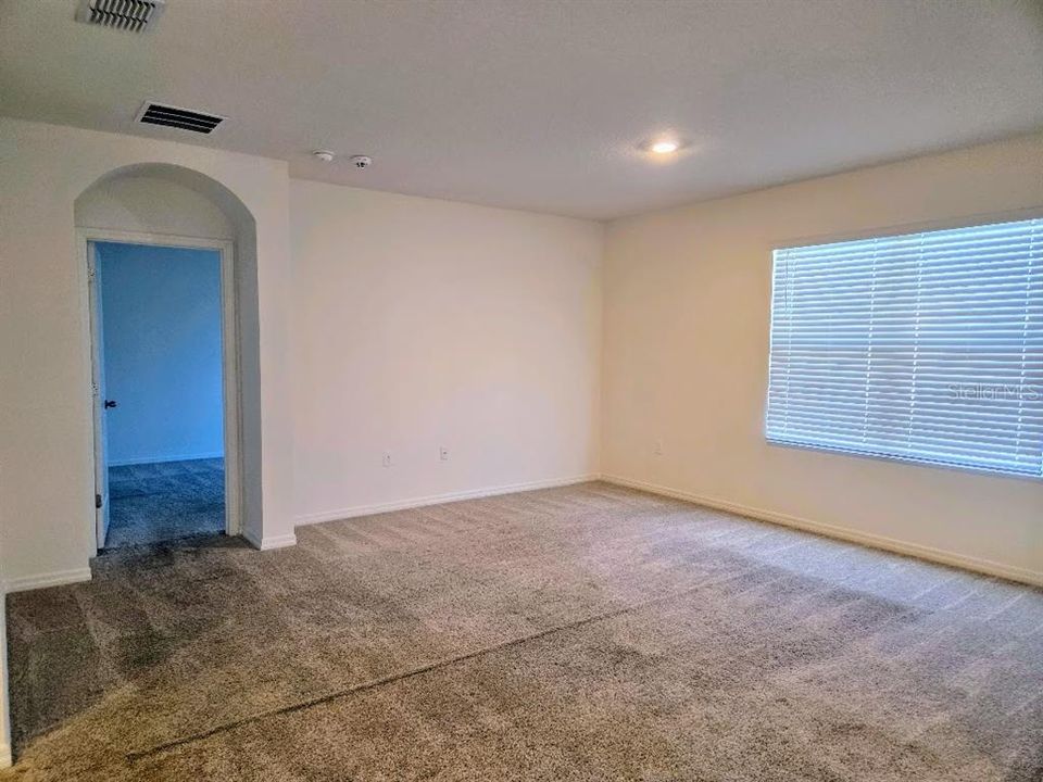 For Sale: $315,000 (4 beds, 2 baths, 1867 Square Feet)