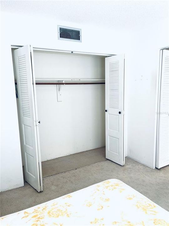 Active With Contract: $100,000 (2 beds, 2 baths, 902 Square Feet)