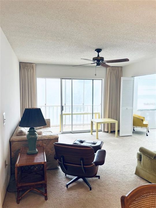 Active With Contract: $100,000 (2 beds, 2 baths, 902 Square Feet)