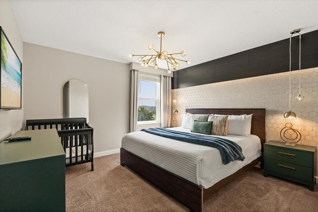 На продажу: $949,000 (9 спален, 5 ванн, 3909 Квадратных фут)