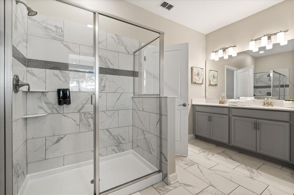 На продажу: $949,000 (9 спален, 5 ванн, 3909 Квадратных фут)