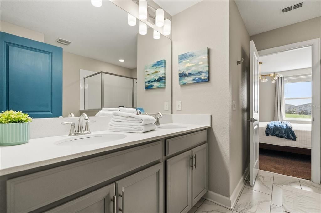 На продажу: $949,000 (9 спален, 5 ванн, 3909 Квадратных фут)