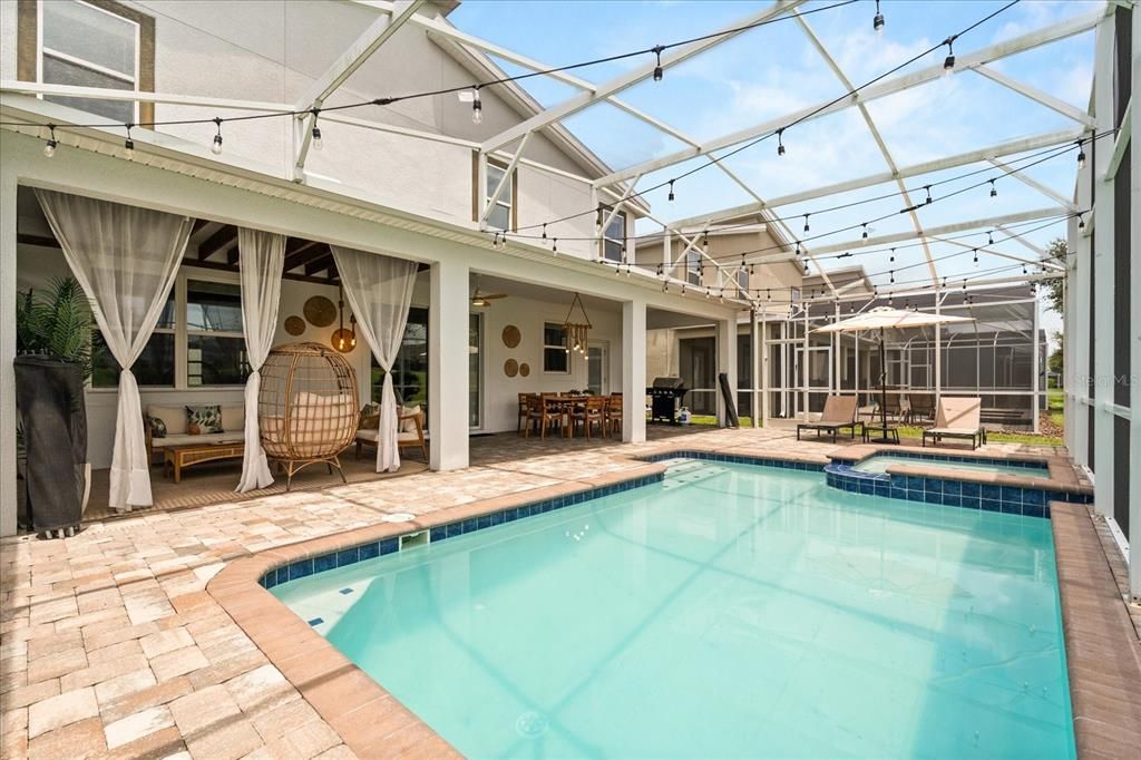 На продажу: $949,000 (9 спален, 5 ванн, 3909 Квадратных фут)