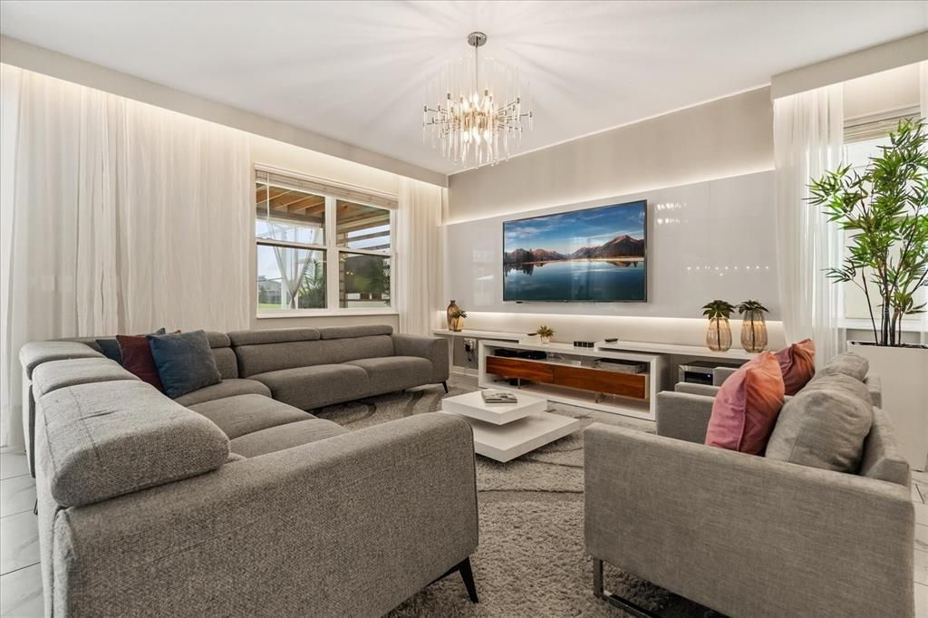 На продажу: $949,000 (9 спален, 5 ванн, 3909 Квадратных фут)