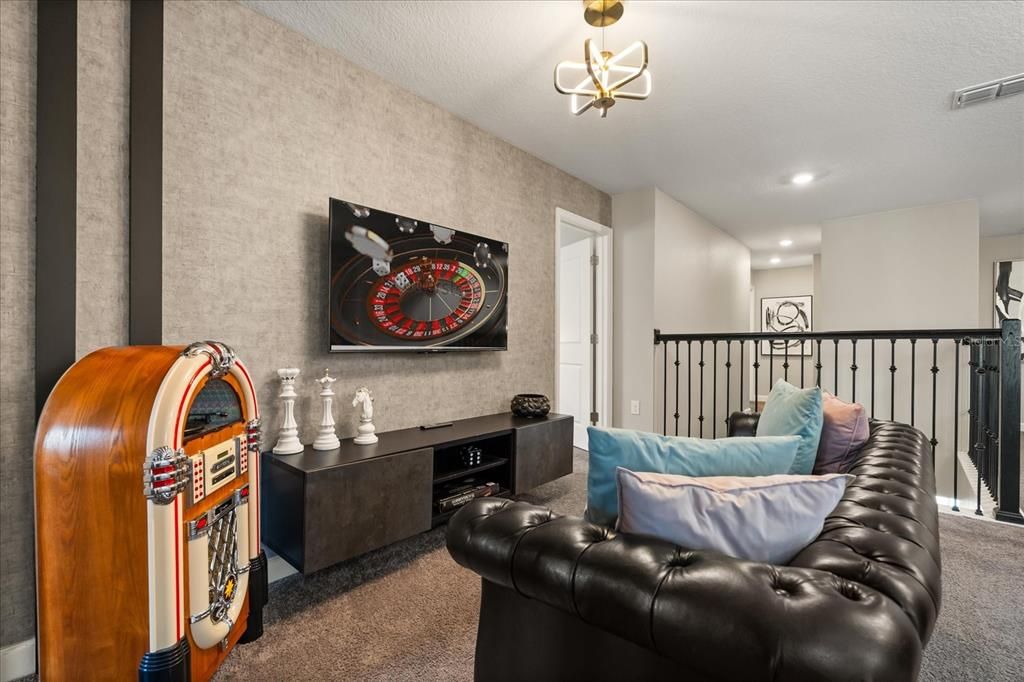 На продажу: $949,000 (9 спален, 5 ванн, 3909 Квадратных фут)