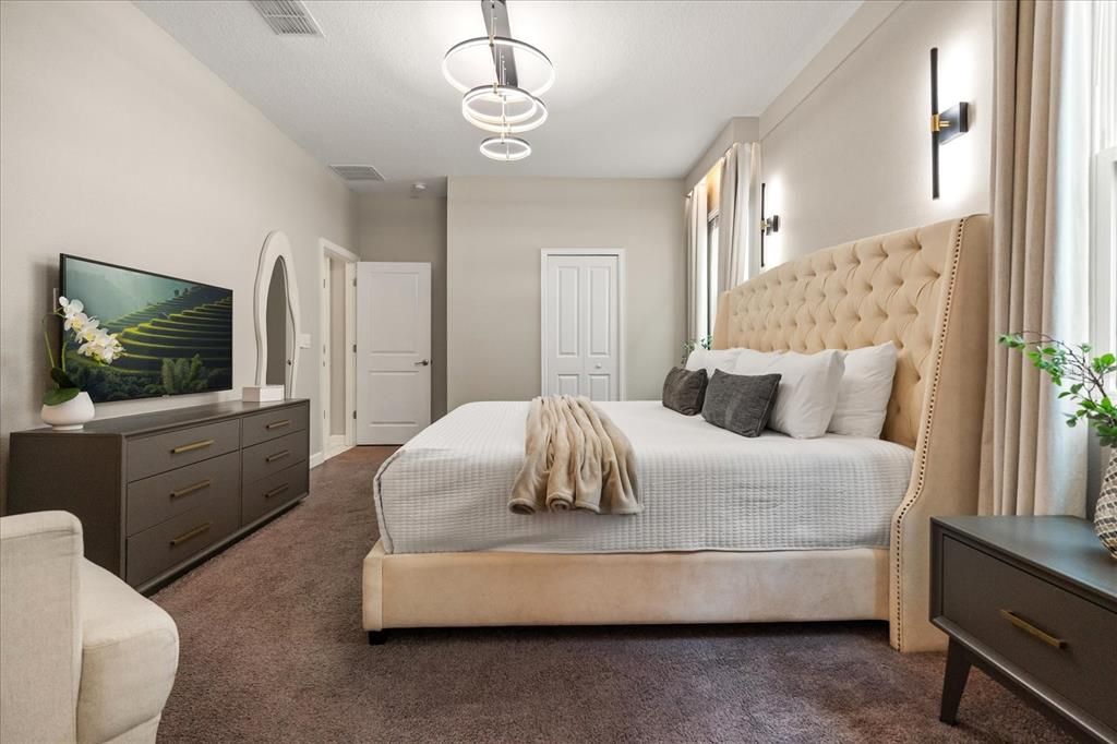 На продажу: $949,000 (9 спален, 5 ванн, 3909 Квадратных фут)