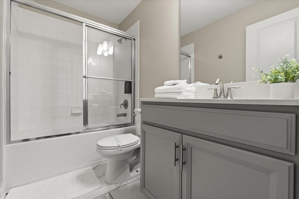 На продажу: $949,000 (9 спален, 5 ванн, 3909 Квадратных фут)