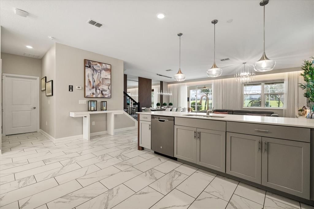 На продажу: $949,000 (9 спален, 5 ванн, 3909 Квадратных фут)