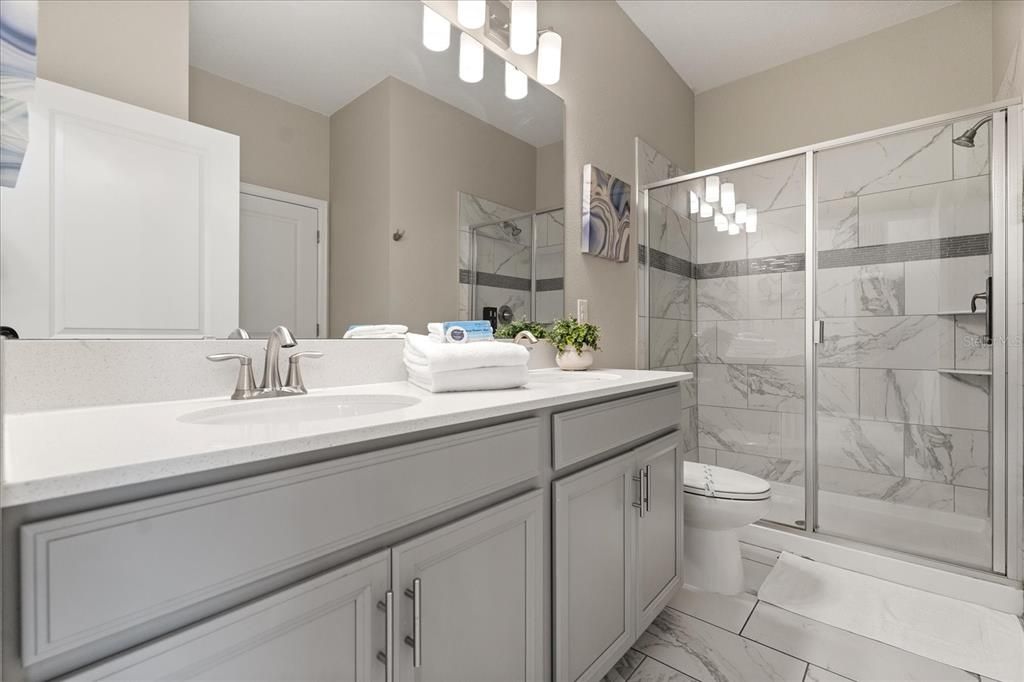 На продажу: $949,000 (9 спален, 5 ванн, 3909 Квадратных фут)