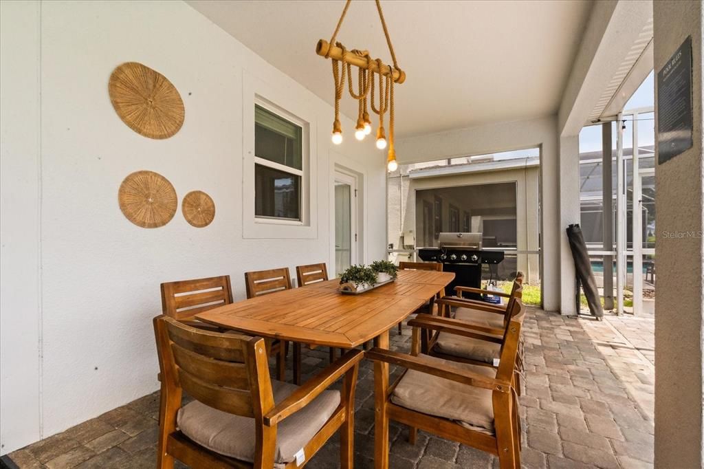 На продажу: $949,000 (9 спален, 5 ванн, 3909 Квадратных фут)