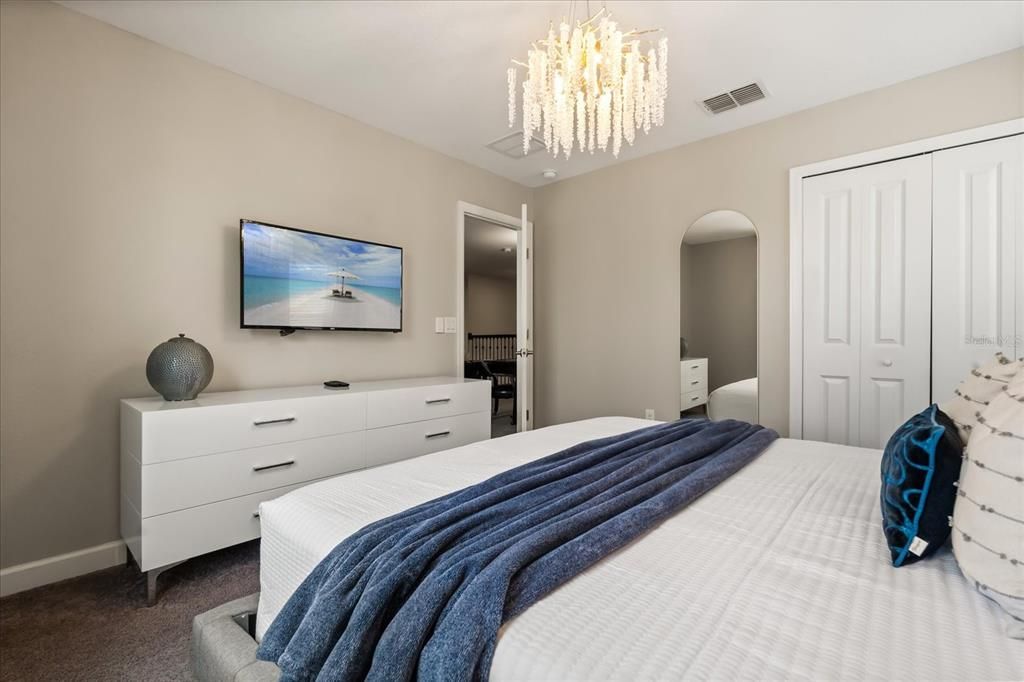 На продажу: $949,000 (9 спален, 5 ванн, 3909 Квадратных фут)