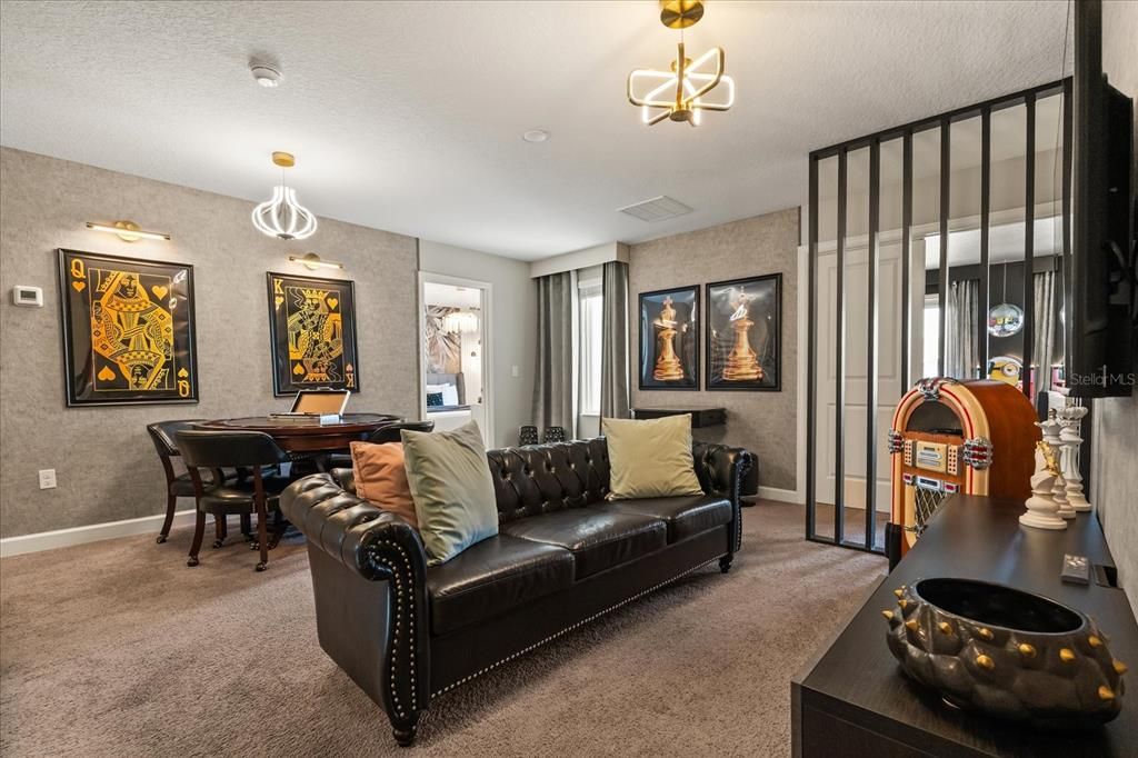 На продажу: $949,000 (9 спален, 5 ванн, 3909 Квадратных фут)