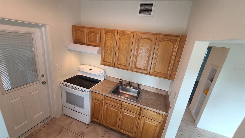 出租: $1,495 (2 贝兹, 1 浴室, 520 平方英尺)