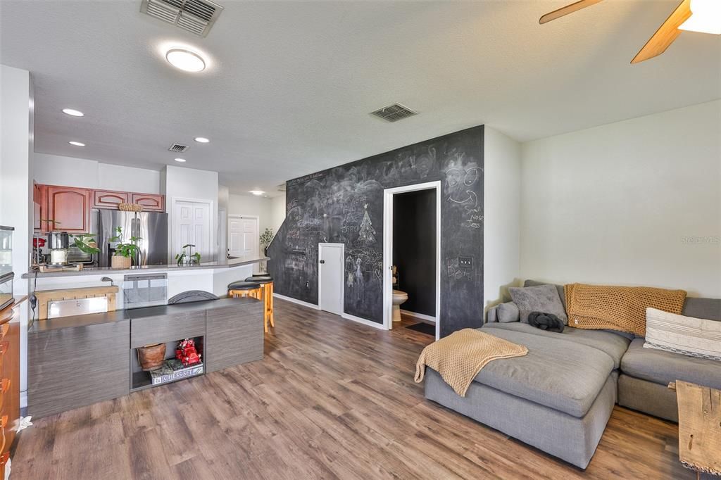 En Venta: $295,000 (3 camas, 2 baños, 1410 Pies cuadrados)