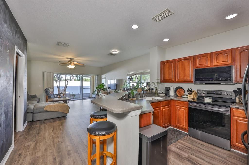 En Venta: $295,000 (3 camas, 2 baños, 1410 Pies cuadrados)