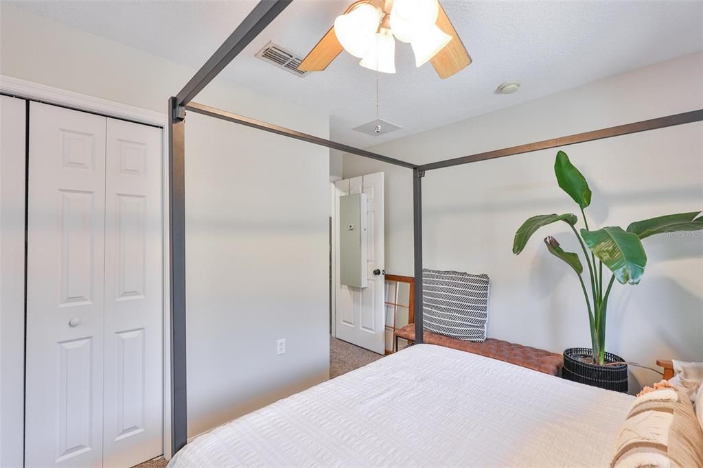 En Venta: $295,000 (3 camas, 2 baños, 1410 Pies cuadrados)