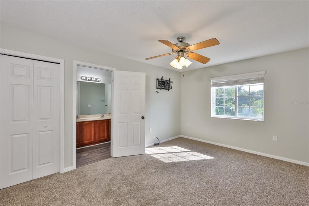 En Venta: $295,000 (3 camas, 2 baños, 1410 Pies cuadrados)