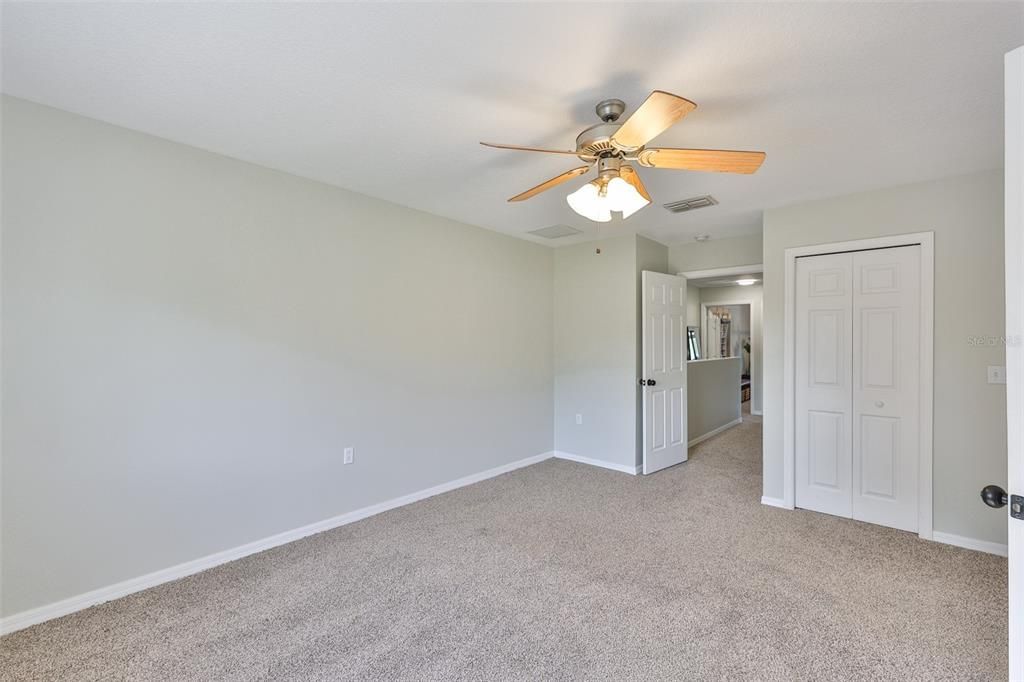 En Venta: $295,000 (3 camas, 2 baños, 1410 Pies cuadrados)